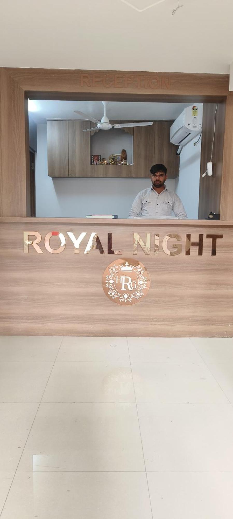 Hotel Royal Night Даман Екстериор снимка