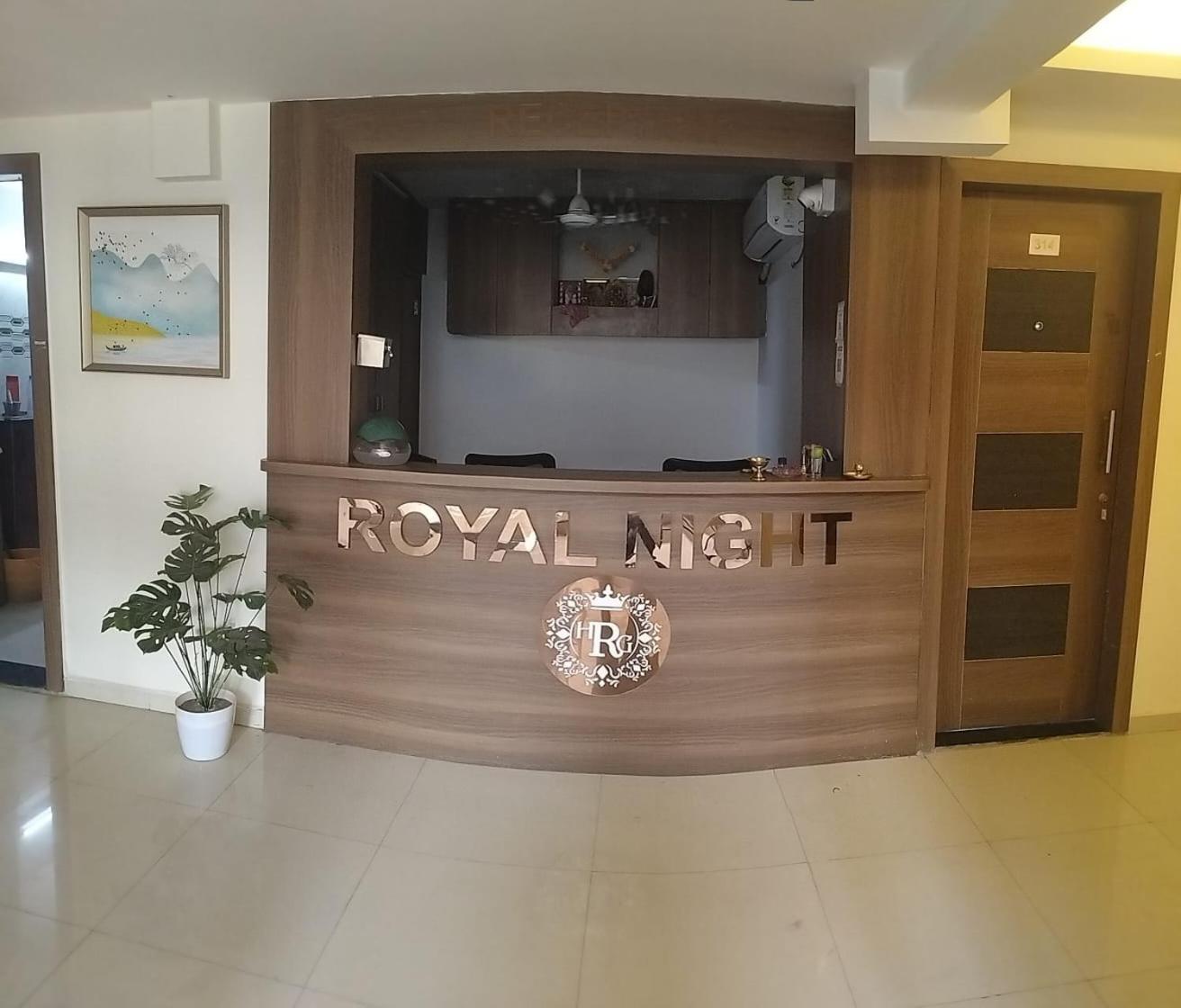 Hotel Royal Night Даман Екстериор снимка