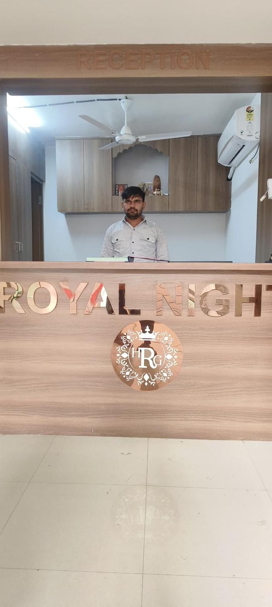 Hotel Royal Night Даман Екстериор снимка